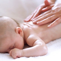 Comanda online ulei de masaj pentru bebelusi